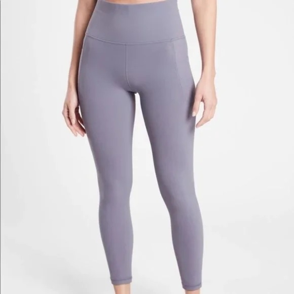 Athleta Salutation Stash Pocket II 7/8 Tight